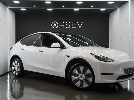 Tesla Model Y LONG RANGE AWD One Owner Adaptive LEDs Pano Roof  Parking Sensors VAT Q