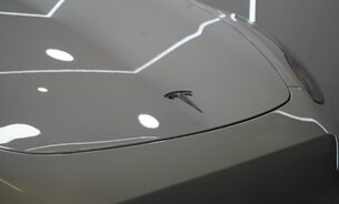 Tesla Model Y LONG RANGE AWD One Owner Adaptive LEDs Pano Roof  Parking Sensors VAT Q 11