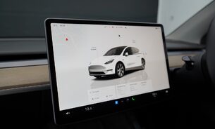 Tesla Model Y LONG RANGE AWD One Owner Adaptive LEDs Pano Roof  Parking Sensors VAT Q 16