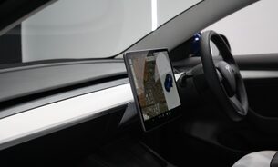 Tesla Model 3 LONG RANGE TOW BAR White Interior 19" Sport Wheels One Owner VAT Q 17