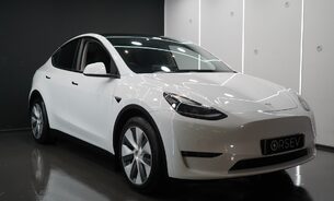 Tesla Model Y LONG RANGE AWD One Owner Clean Example Adaptive LEDs Panoramic Roof VAT Q 7