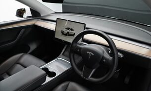 Tesla Model Y LONG RANGE AWD One Owner Clean Example Adaptive LEDs Panoramic Roof VAT Q 2