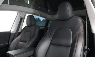 Tesla Model Y LONG RANGE AWD One Owner Clean Example Adaptive LEDs Panoramic Roof VAT Q 19