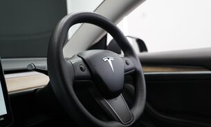 Tesla Model 3 LONG RANGE AWD 19" Sport Wheels Midnight Silver One Owner Heat Pump VAT Q 22