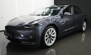 Tesla Model 3 LONG RANGE AWD 19" Sport Wheels Midnight Silver One Owner Heat Pump VAT Q 9