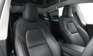 Tesla Model Y LONG RANGE AWD Comfort Suspension One Owner Adaptive LEDs  Pano Roof  VAT Q 6