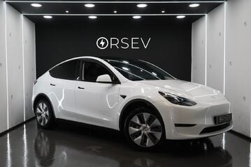 Tesla Model Y LONG RANGE AWD Comfort Suspension One Owner Adaptive LEDs  Pano Roof  VAT Q