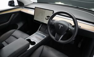 Tesla Model Y LONG RANGE AWD Comfort Suspension One Owner Adaptive LEDs  Pano Roof  VAT Q 2