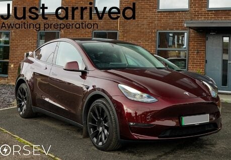 Tesla Model Y LONG RANGE AWD Cherry Red Metallic 20" Induction Wheels Alcantara Dash 