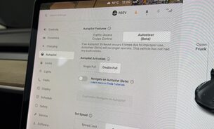 Tesla Model 3 Long Range TOW BAR ENHANCED AUTOPILOT 19" Sport Wheels Heat Pump One Owner 17