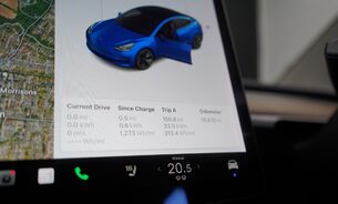 Tesla Model 3 Standard Range Plus LFP Battery Heat Pump Deep Blue Metallic One Owner VAT  19