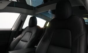 Tesla Model 3 MODEL 3 Ryzen One Owner Adaptive LEDs Heat Pump Pano Roof Black Interior  18