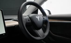 Tesla Model 3 MODEL 3 Ryzen One Owner Adaptive LEDs Heat Pump Pano Roof Black Interior  21