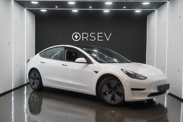 Tesla Model 3 MODEL 3 Ryzen One Owner Adaptive LEDs Heat Pump Pano Roof Black Interior 