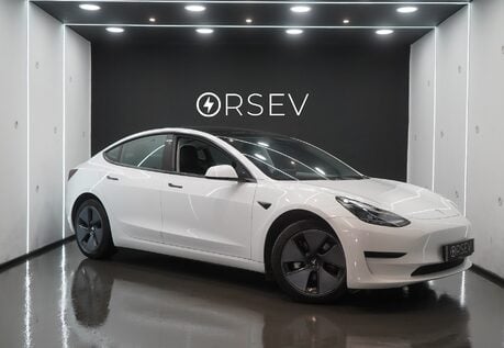 Tesla Model 3 MODEL 3 Ryzen One Owner Adaptive LEDs Heat Pump Pano Roof Black Interior 