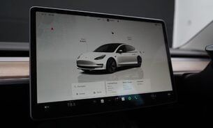 Tesla Model 3 MODEL 3 Ryzen One Owner Adaptive LEDs Heat Pump Pano Roof Black Interior  19