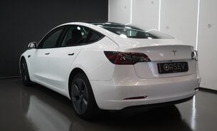 Tesla Model 3 MODEL 3 Ryzen One Owner Adaptive LEDs Heat Pump Pano Roof Black Interior  3