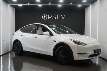 Tesla Model Y LONG RANGE AWD Impeccable Example! Sought After White Interior Low Mileage 
