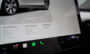 Tesla Model Y LONG RANGE AWD Impeccable Example! Sought After White Interior Low Mileage  21