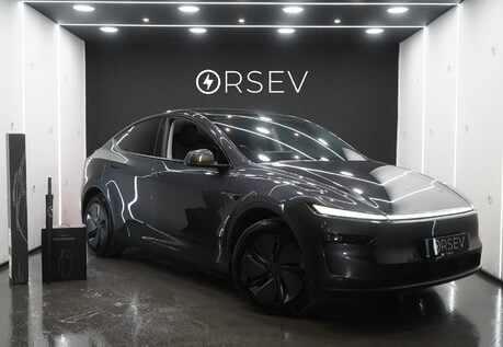 Tesla Model Y LONG RANGE RWD Full Self Driving No Lux TAX FREE £1000 Accessory Bundle 