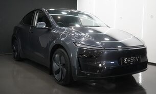 Tesla Model Y LONG RANGE RWD Full Self Driving Software AutoPark Summon VAT Qualifying 7