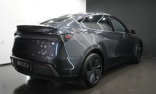 Tesla Model Y LONG RANGE RWD Full Self Driving Software AutoPark Summon VAT Qualifying 9