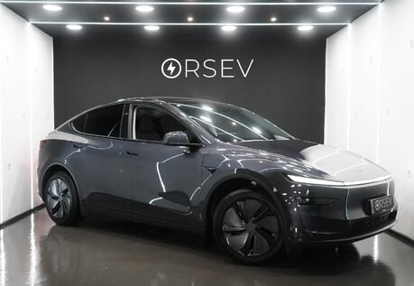 Tesla Model Y LONG RANGE RWD Full Self Driving Software AutoPark Summon VAT Qualifying