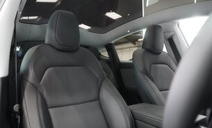 Tesla Model Y LONG RANGE RWD Full Self Driving Software AutoPark Summon VAT Qualifying 4