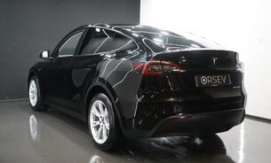 Tesla Model Y LONG RANGE AWD Solid Black One Owner Premium Sound Pano Roof VAT Q 3