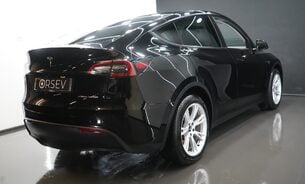 Tesla Model Y LONG RANGE AWD Solid Black One Owner Premium Sound Pano Roof VAT Q 7