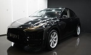 Tesla Model Y LONG RANGE AWD Solid Black One Owner Premium Sound Pano Roof VAT Q 10