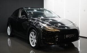 Tesla Model Y LONG RANGE AWD Solid Black One Owner Premium Sound Pano Roof VAT Q 8