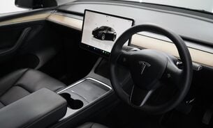 Tesla Model Y LONG RANGE AWD Solid Black One Owner Premium Sound Pano Roof VAT Q 4