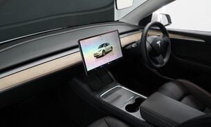 Tesla Model Y LONG RANGE AWD Tow Bar One Owner 19" Gemini Wheels Matrix LED Headlights 15