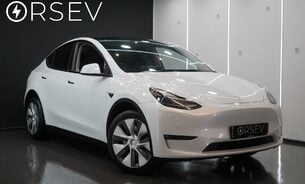 Tesla Model Y LONG RANGE AWD Tow Bar One Owner 19" Gemini Wheels Matrix LED Headlights 1