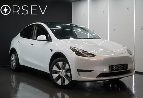 Tesla Model Y LONG RANGE AWD Tow Bar One Owner 19" Gemini Wheels Matrix LED Headlights