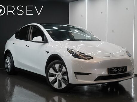 Tesla Model Y LONG RANGE AWD Tow Bar One Owner 19" Gemini Wheels Matrix LED Headlights