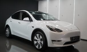 Tesla Model Y LONG RANGE AWD Tow Bar One Owner 19" Gemini Wheels Matrix LED Headlights 5