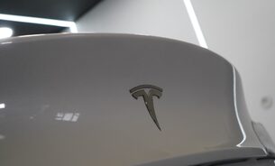 Tesla Model Y LONG RANGE AWD Tow Bar One Owner 19" Gemini Wheels Matrix LED Headlights 10