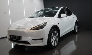 Tesla Model Y LONG RANGE AWD Tow Bar One Owner 19" Gemini Wheels Matrix LED Headlights 7