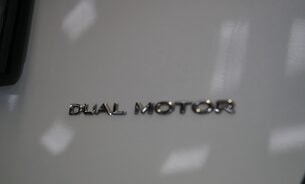 Tesla Model Y LONG RANGE AWD Tow Bar One Owner 19" Gemini Wheels Matrix LED Headlights 11