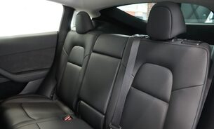 Tesla Model Y LONG RANGE AWD Tow Bar One Owner 19" Gemini Wheels Matrix LED Headlights 21