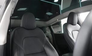 Tesla Model Y LONG RANGE AWD Tow Bar One Owner 19" Gemini Wheels Matrix LED Headlights 4