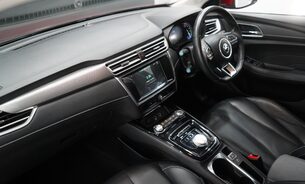 MG MG5 EXCLUSIVE MG Pilot Apple CarPlay Rev Cam Leather Interior  18