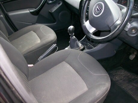 Dacia Duster LAUREATE DCI 5