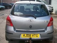 Toyota Yaris TR VVTI 3