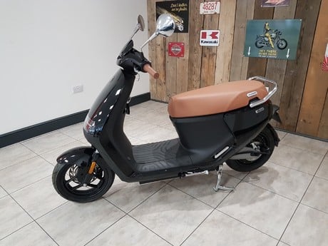 Segway E125S e125s e-scooter, brand new scooter/moped