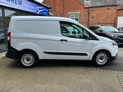 Ford Transit Courier BASE TDCI 2