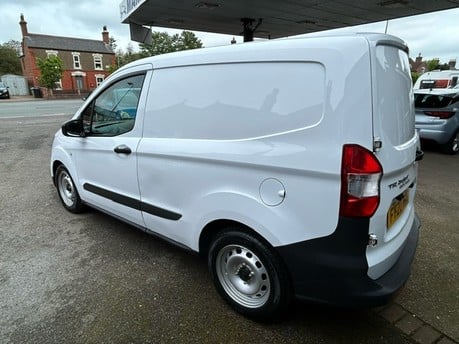 Ford Transit Courier BASE TDCI 1