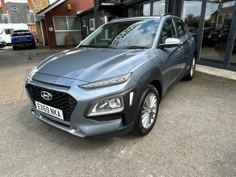 Hyundai KONA SE 5